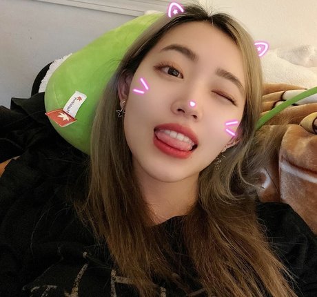 Yoojin free pornstar img