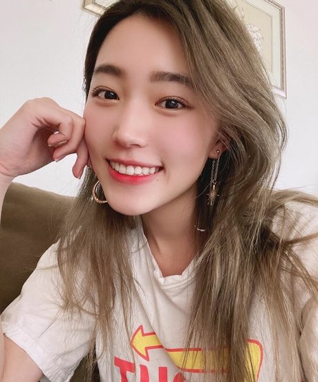 Yoojin top star galleries