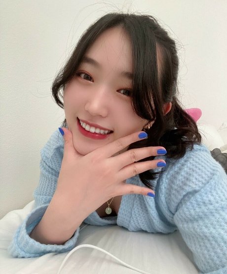 Yoojin naked pornstar image