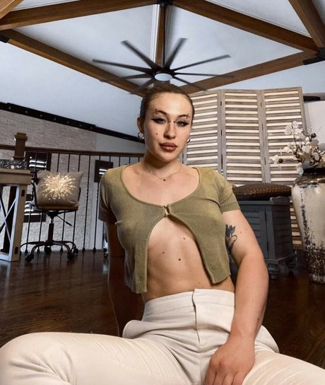 KissFromLo pornstar best pics