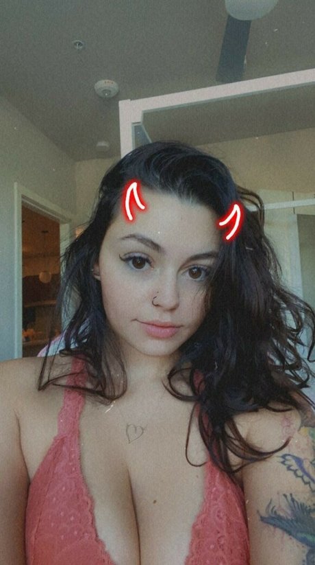 XOXO Mercyy adult star gallery