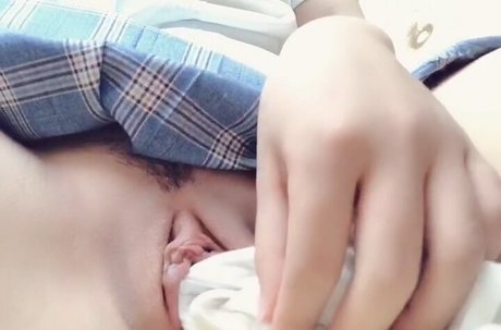 Wjsgnm_ naked model images