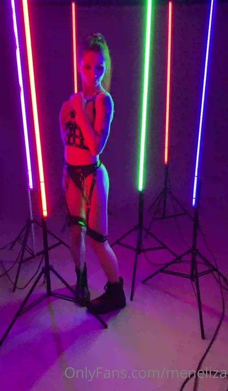 meneliza erotic star photo