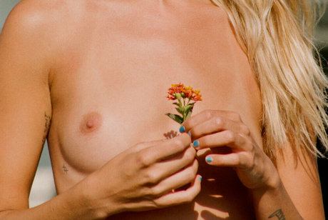 Sam Blacky model beautiful pics