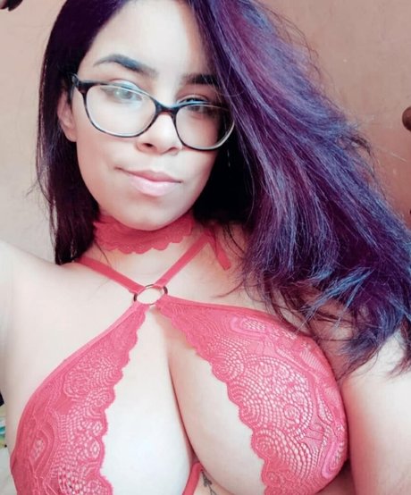 Kau Martini star hot pics