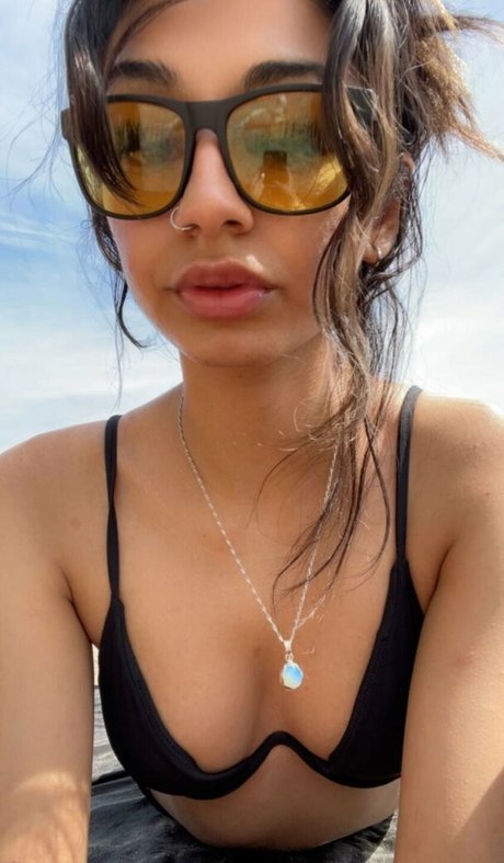 Bhavika Shah adult model gallery