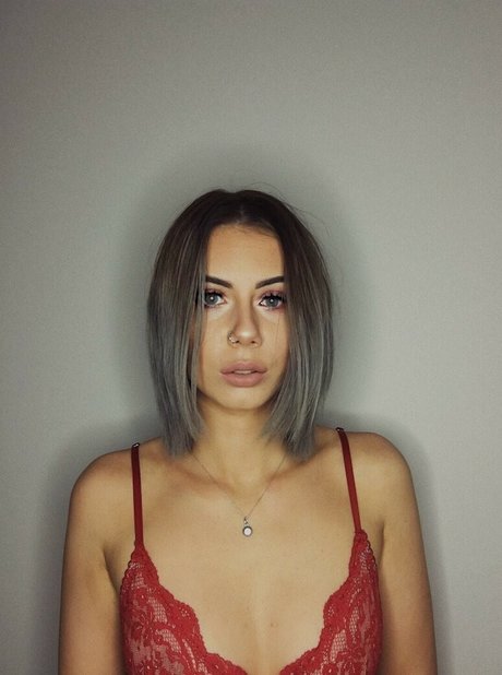 Bailey King beautiful actress picture