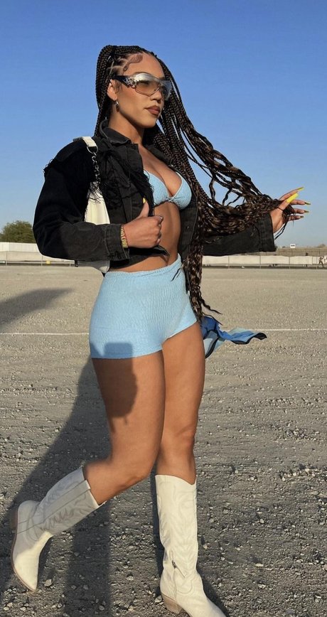 Makayla London nice model pic