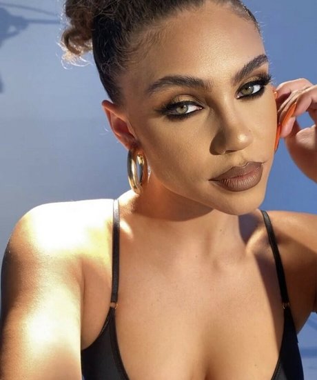 Makayla London pornographic actress photos