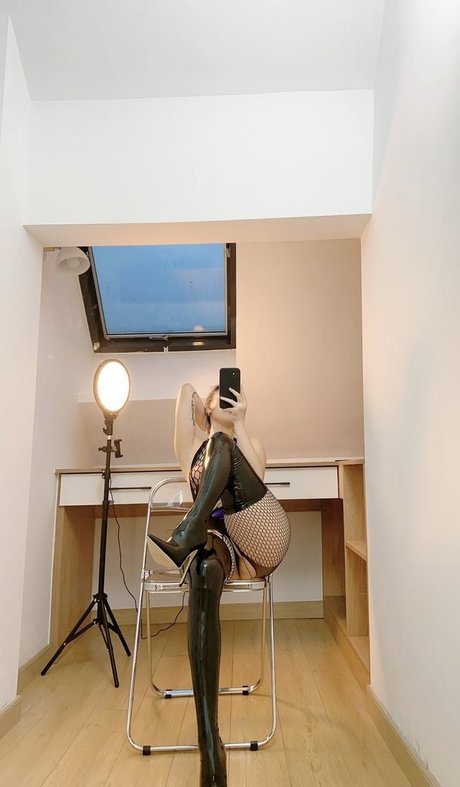 QiaonniuTT pornstar nude photos