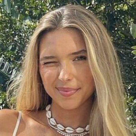 Tayla Stevenson free star images