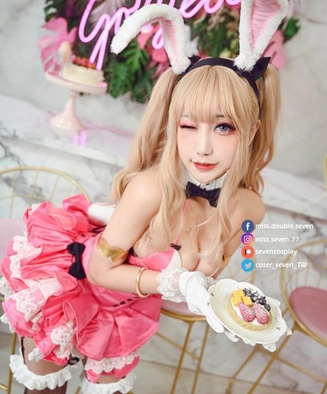 Miss Seven model nude photo