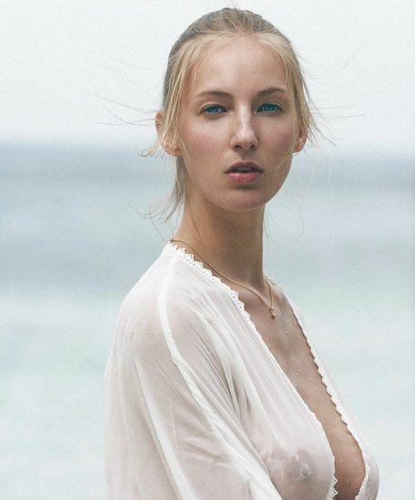 Oscar Bueno adult model photos