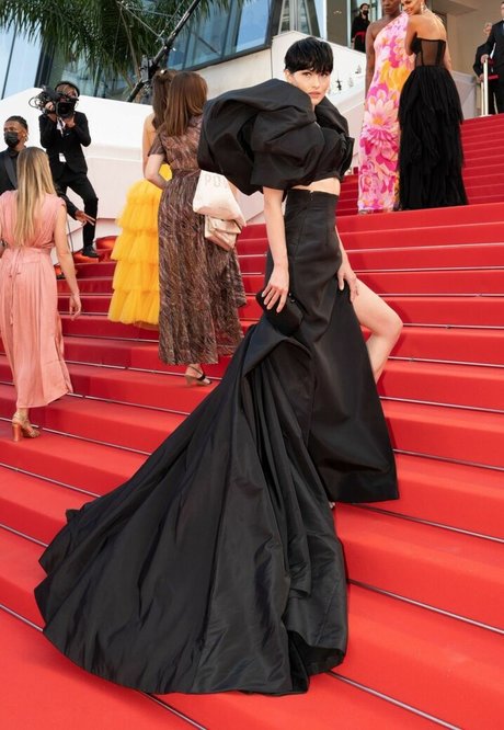 Grace Elizabeth pretty star photos