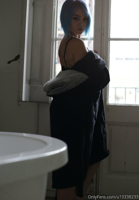 Mimo Suicide model nudes galleries