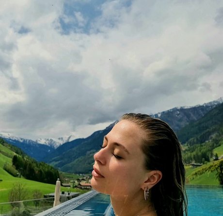 Sophia Florsch model sexy photo