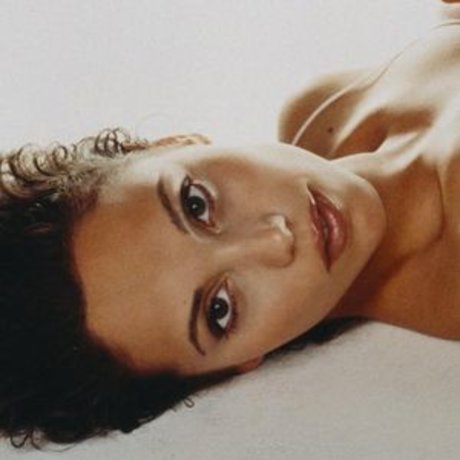 Elizabeth Berkley pornstar img