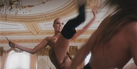 Elizabeth Berkley hd star image