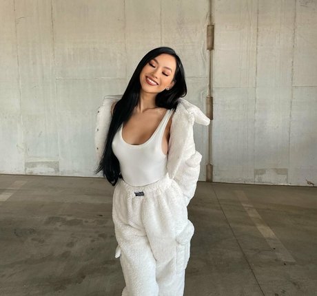 Christy Nguyen nude star img