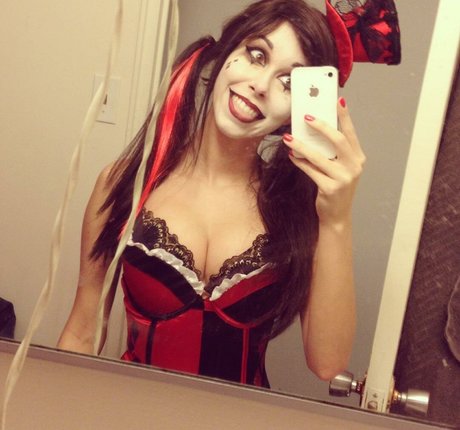 Shoe0nhead model nude pics