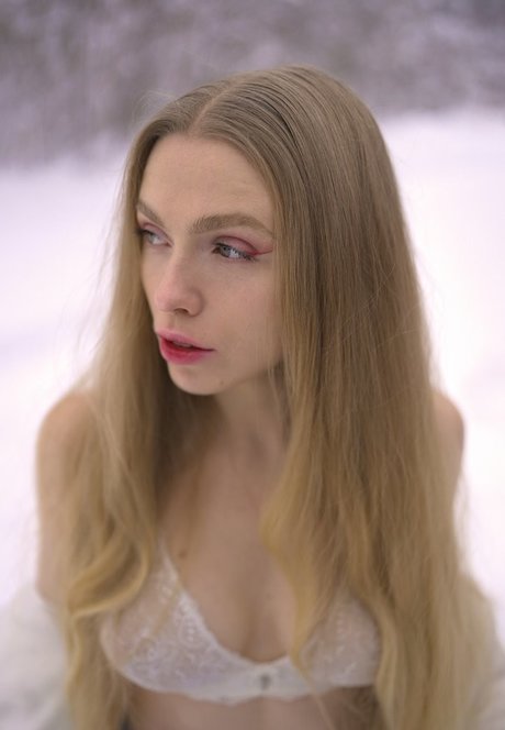 sirililia naked actress images