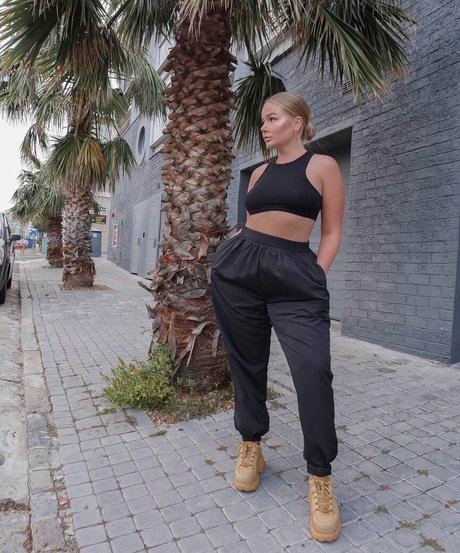 Emmahaggstrom hd pornstar gallery