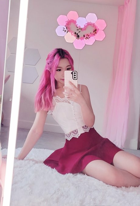 Starrymiu nude model pic