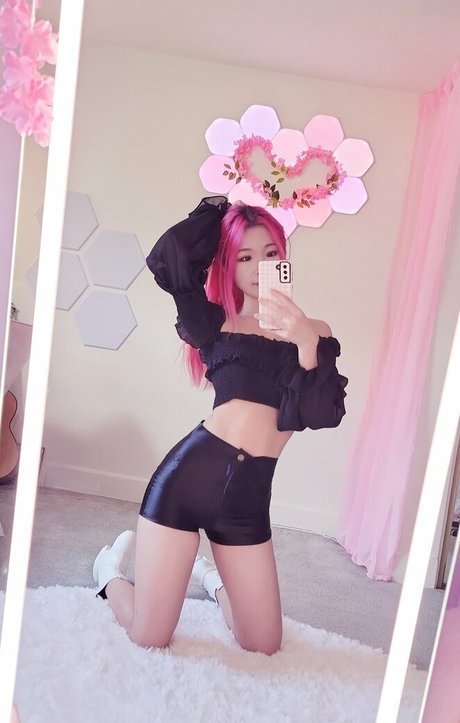 Starrymiu erotic actress pic