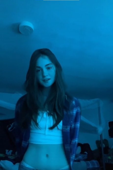 Nellie Rose model exclusive image