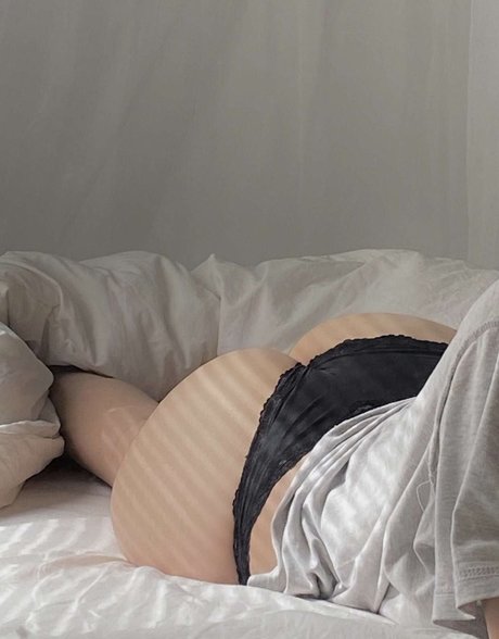 no9mi actress photos