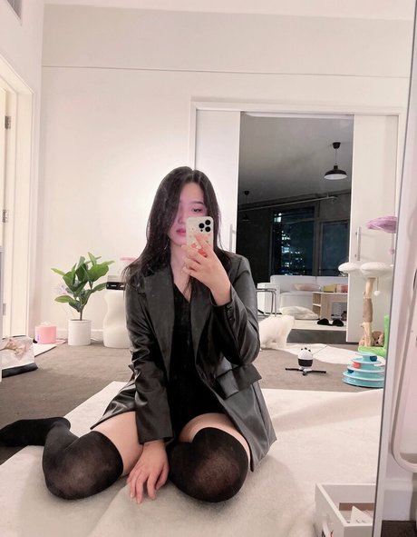 Juwiatv model naked photos