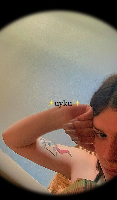 derin4y nudes model images