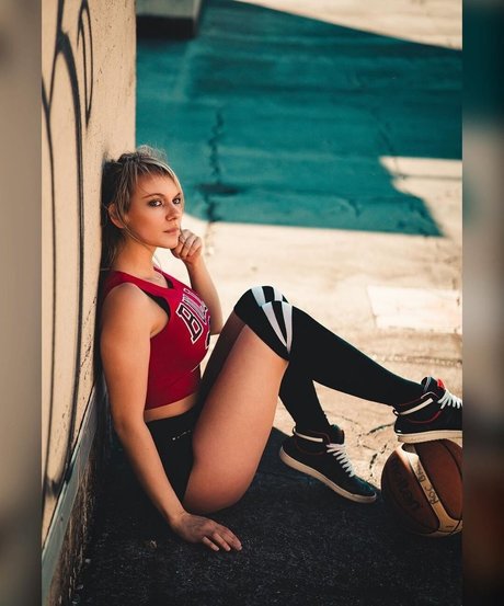 Kylliecosplay model hd pics