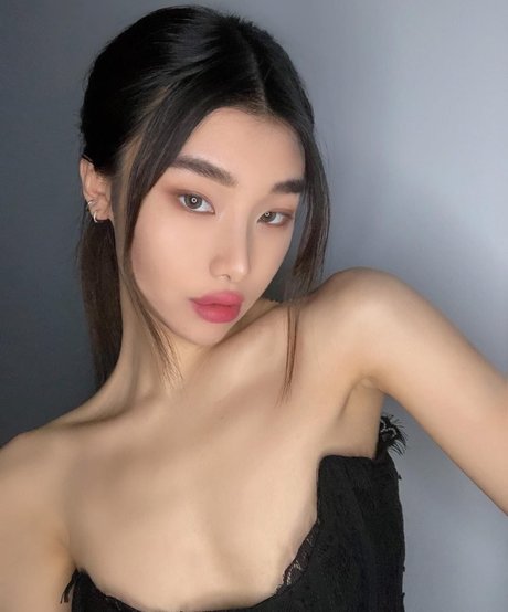 bbymari adult model photo