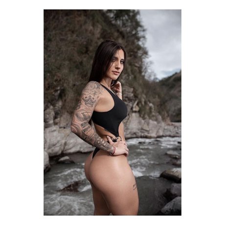 Julieta Gandulfo model top photo