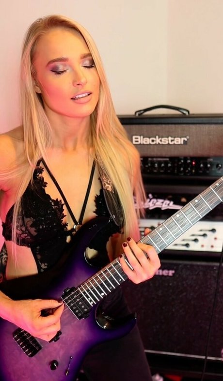 Sophie Lloyd top pornstar photo