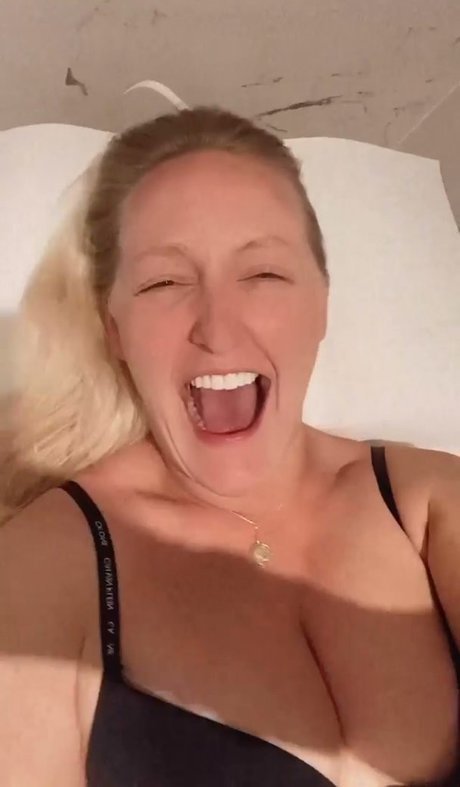 Helen Scott nude actress photo