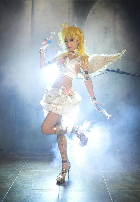 Spiral Cats Cosplay model pretty picture
