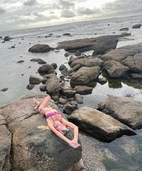 Nicole Neuman model porn gallery