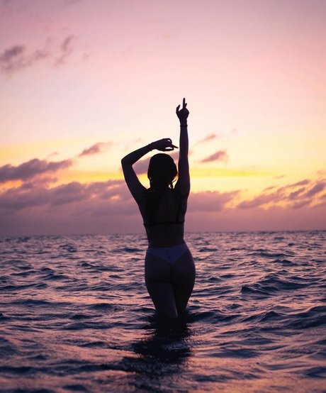 Valentina Acosta Giraldo model art galleries