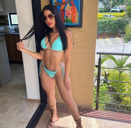 popular onlyfans pornographic pic