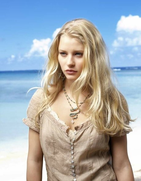 Emilie De Ravin pornographic star galleries