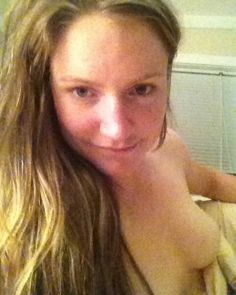 Lauren Kitchen model exclusive photo