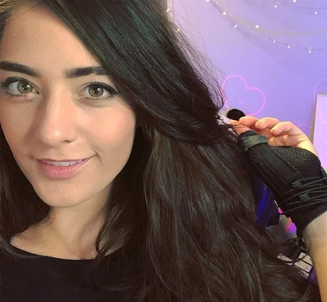 twomgovercsquared top actress archive
