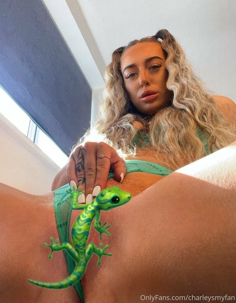 big natural tits onlyfans art naked archive