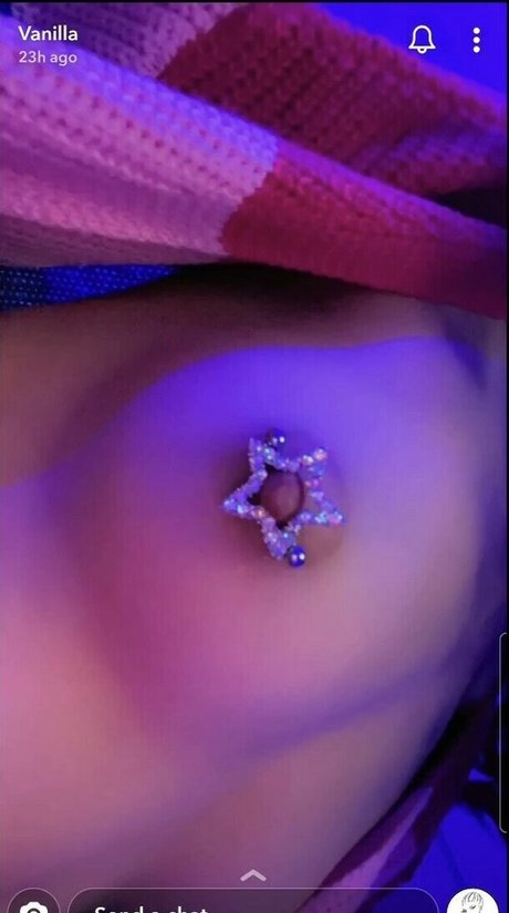 chewwy vanilla model hot pic