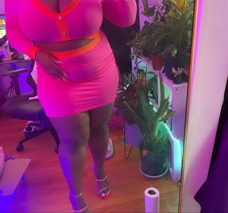 Xmiramira model sex photo