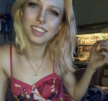 babydoll1912 erotic model pic