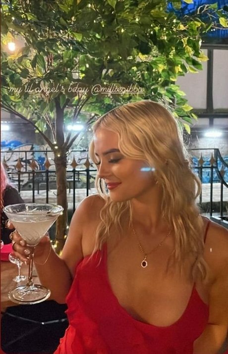 Coronation Street model beautiful img