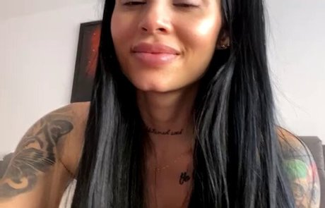 Lara Henao pornstar perfect picture